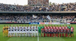 Pumas – Necaxa: un empate agónico bajo la tormenta que reparte puntos en Ciudad Universitaria